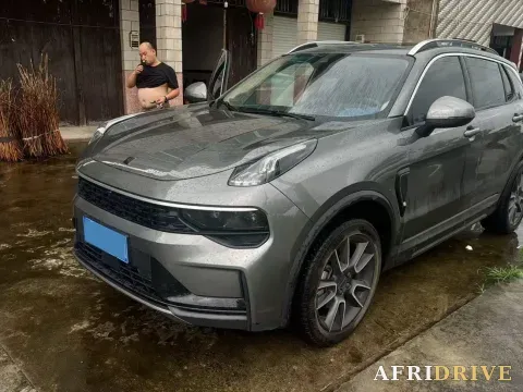 2021 LYNK&CO 01