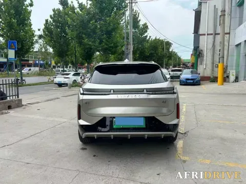 2025 LYNK&CO 08 EM-P 6