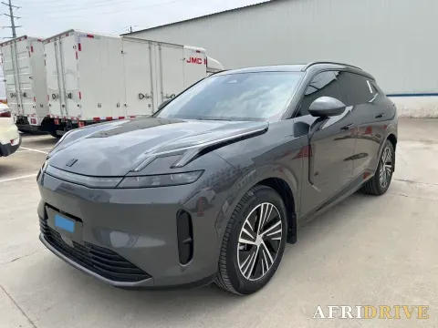 2025 LYNK&CO 08 EM-P