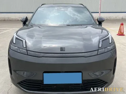 2025 LYNK&CO 08 EM-P 2