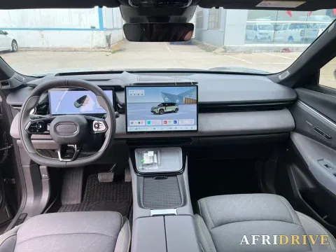 2025 LYNK&CO 08 EM-P 5