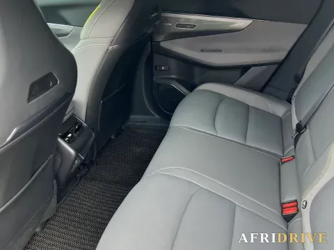 2025 LYNK&CO 08 EM-P 8