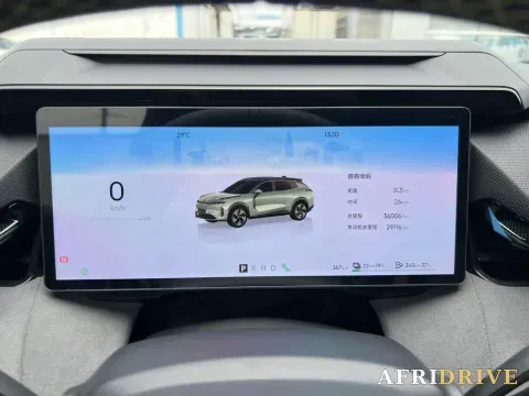 2025 LYNK&CO 08 EM-P 9