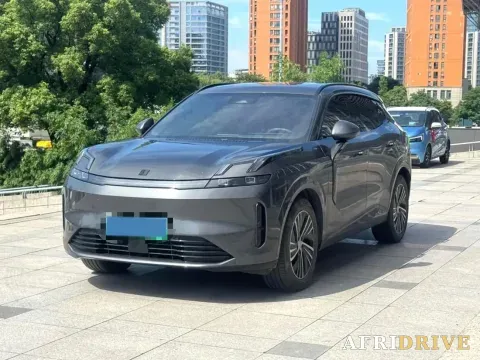2023 LYNK&CO 08 EM-P