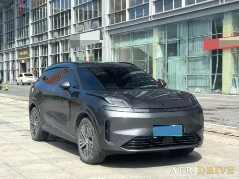 2023 LYNK&CO 08 EM-P 2