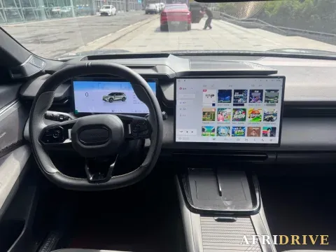 2023 LYNK&CO 08 EM-P 9
