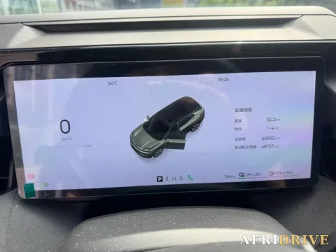 2023 LYNK&CO 08 EM-P 10