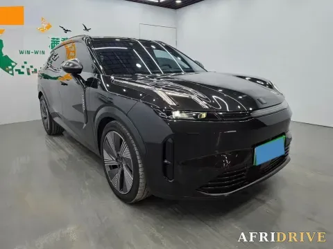 2023 LYNK&CO 08 EM-P 3