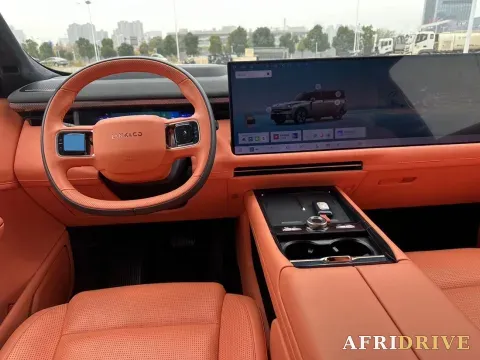 2025 LYNK&CO 900 5