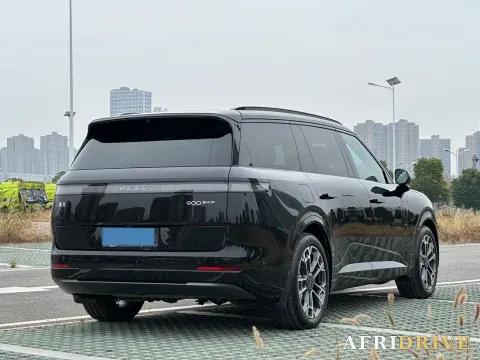 2025 LYNK&CO 900 6