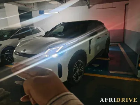 2023 LYNK&CO 08 EM-P