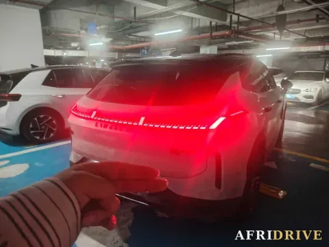 2023 LYNK&CO 08 EM-P 3