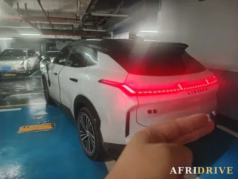 2023 LYNK&CO 08 EM-P 5