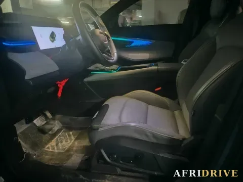 2023 LYNK&CO 08 EM-P 7