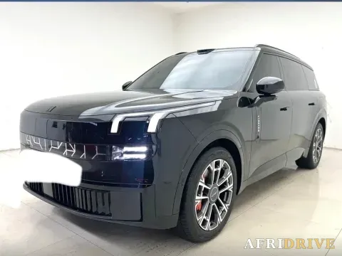 2025 LYNK&CO 900