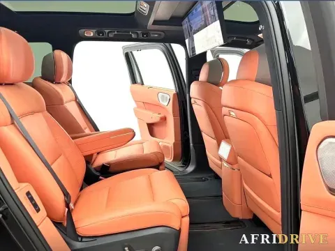 2025 LYNK&CO 900 4
