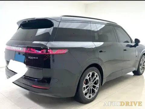 2025 LYNK&CO 900 7