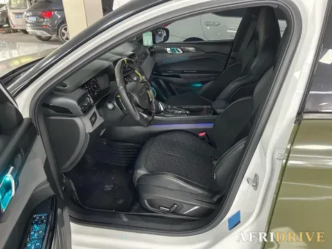 2022 LYNK&CO 03 8