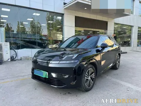 2025 LYNK&CO 08 EM-P