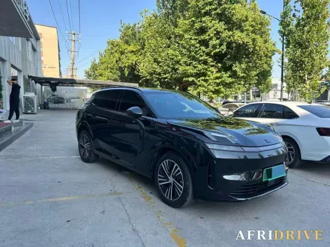 2025 LYNK&CO 08 EM-P 2