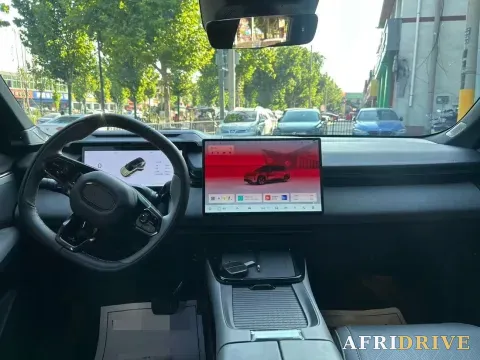 2025 LYNK&CO 08 EM-P 6