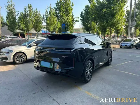 2025 LYNK&CO 08 EM-P 9