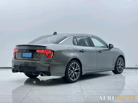 2022 LYNK&CO 03 4