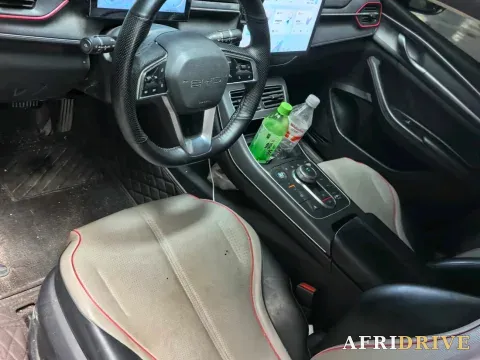 2022 ChangAn Oshan Z6 4