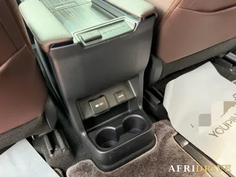 2021 Toyota Sienna 25