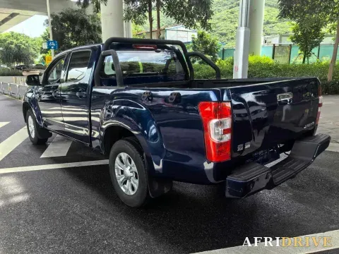 2023 Isuzu RE-MAX Jim 6