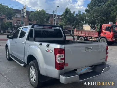 2023 Isuzu RE-MAX Jim 7