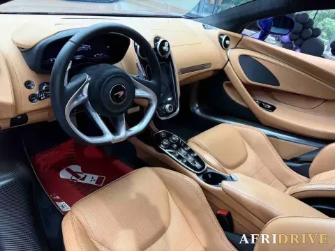 2022 McLaren GT 4