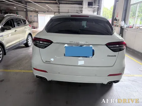 2022 Maserati Levante 6