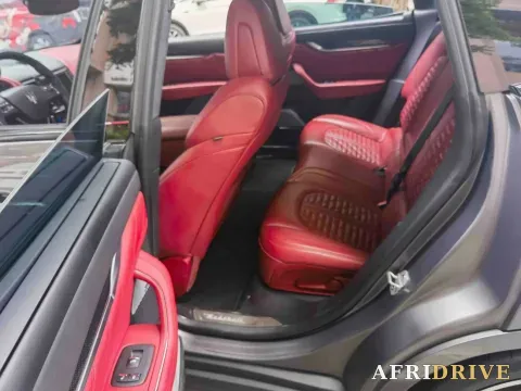 2021 Maserati Levante 6