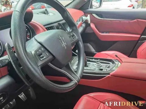 2021 Maserati Levante 8