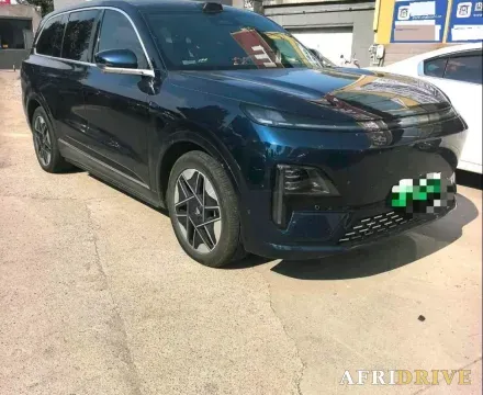 2025 Deepal S09 3