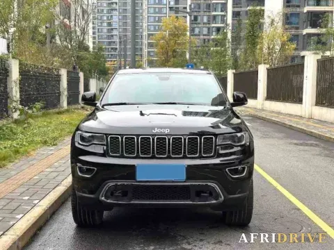 2020 Jeep Grand Cherokee 2