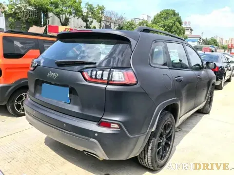 2019 Jeep Cherokee 4