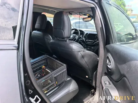 2019 Jeep Cherokee 8