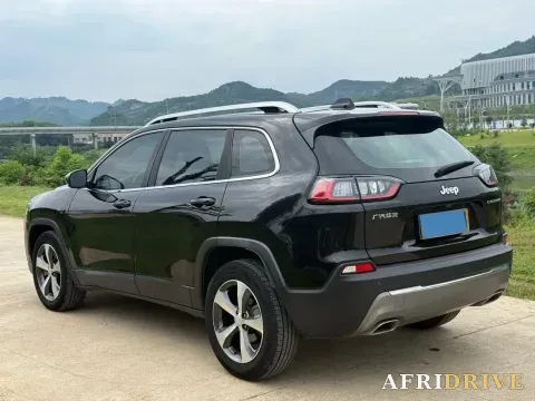 2019 Jeep Cherokee 4