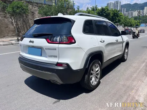 2019 Jeep Cherokee 7