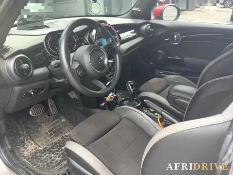2022 MINI JCW 4