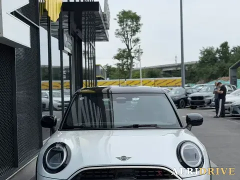 2025 MINI MINI 4