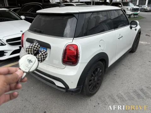 2023 MINI MINI 5