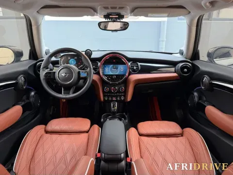 2023 MINI MINI 9