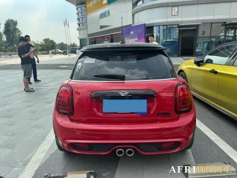 2021 MINI MINI 8