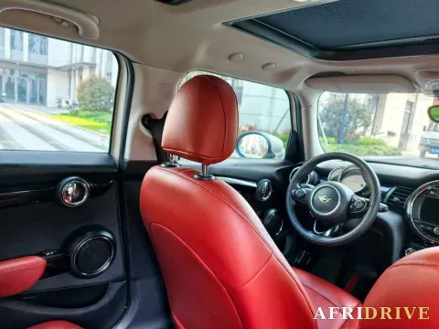 2021 MINI MINI 18