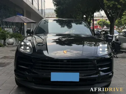 2018 Porsche Macan 2