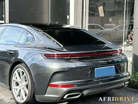 2024 Porsche Panamera 12