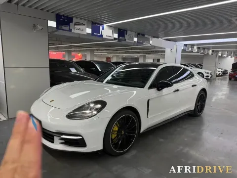 2019 Porsche Panamera